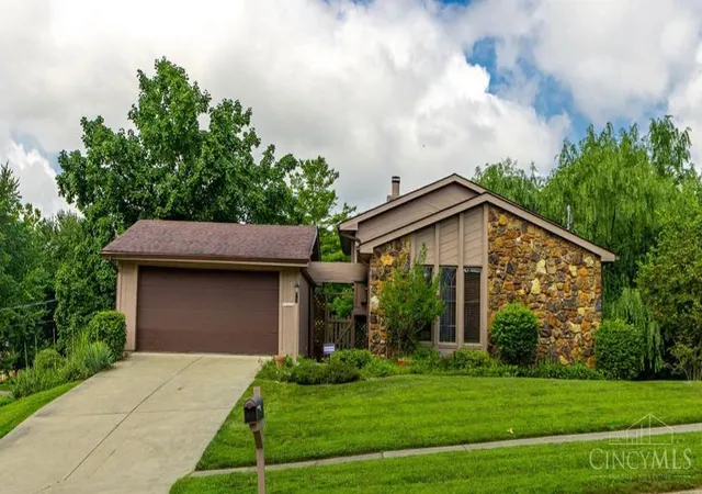 28th image of 121 Farmington Dr, Hamilton, OH 45013 | MLS# 1886450