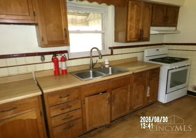 Photo 2 of Single family home for sale at 4309 St Martins Pl, Cincinnati, OH 45211 | MLS# 1886489 | Listing updated on 2026-09-09