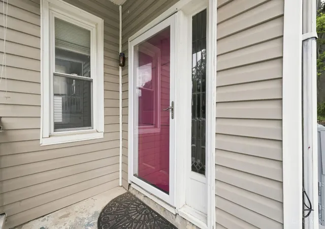Homes for sale in Cincinnati, OH | 2530 Hemlock St, Cincinnati, OH 45206 | MLS# 1886485