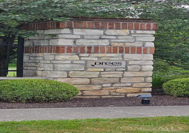 2nd image of 1002 Lost Xing, Springfield Twp., OH 45231