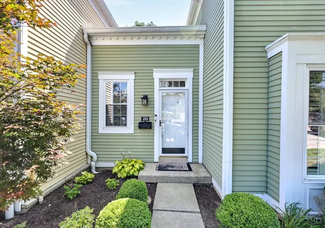 3rd image of 20 N Applewood Ct, Fairfield, OH 45014 | MLS# 1886484