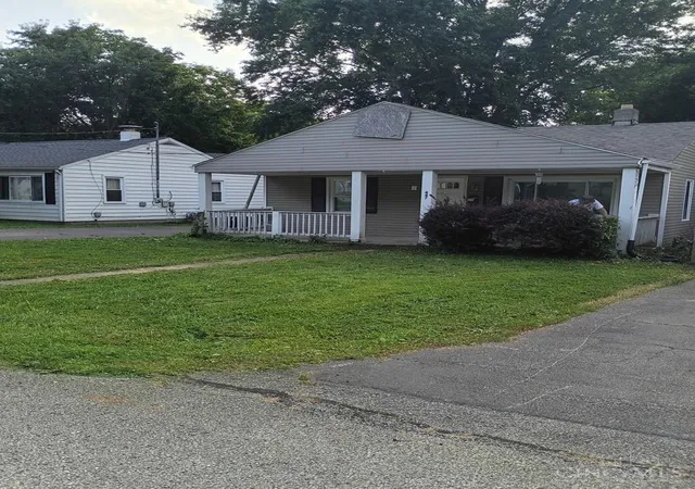 2nd image of 447 Valley View Dr, South Lebanon, OH 45065 | MLS# 1885745