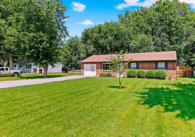 Homes for sale in Goshen Twp, OH | 2502 State Route 28, Goshen Twp, OH 45162 | MLS# 1886506