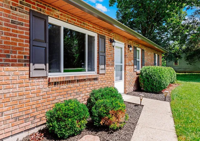 Homes for sale in Goshen Twp, OH | 2502 State Route 28, Goshen Twp, OH 45162 | MLS# 1886506