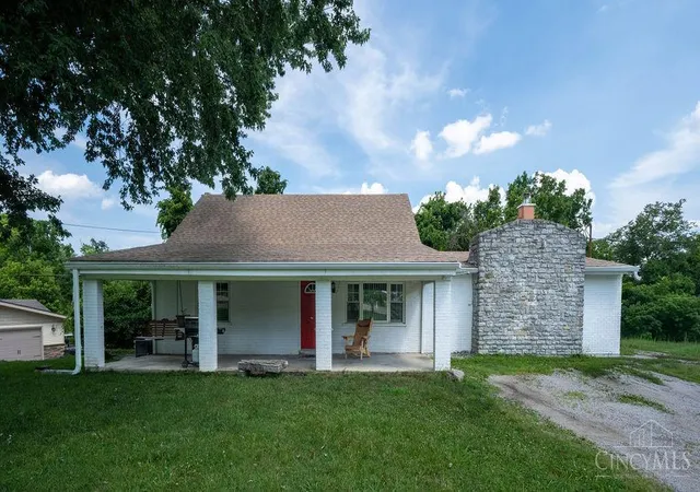 Photo 2 of Single family home for sale at 3036 Fiddlers Green Rd, Cincinnati, OH 45248 | MLS# 1886451 | Listing updated on 2026-08-10