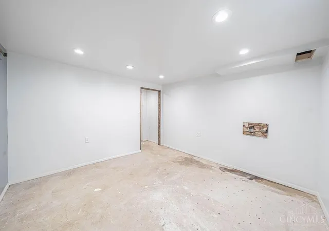 Photo 38 of Single family home for sale at 3036 Fiddlers Green Rd, Cincinnati, OH 45248 | MLS# 1886451 | Listing updated on 2026-08-10