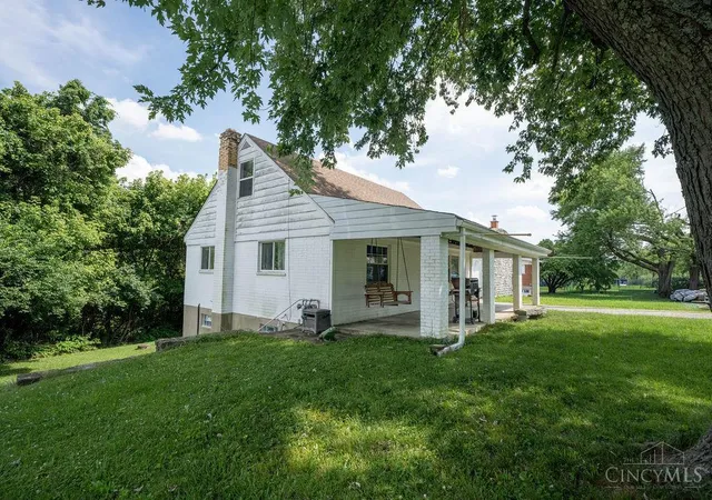 Photo 4 of Single family home for sale at 3036 Fiddlers Green Rd, Cincinnati, OH 45248 | MLS# 1886451 | Listing updated on 2026-08-10