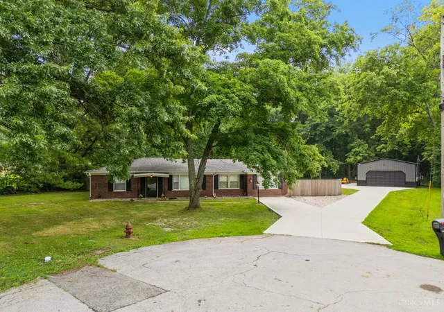 Photo 2 of Sale Pending at 19 Gumbert Dr, Batavia Twp, OH 45102 | MLS# 1885956 | Listing updated on 2026-08-18