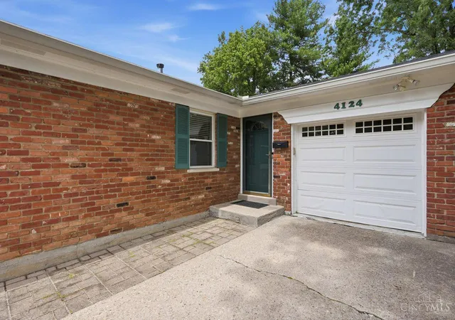 3rd image of 4124 Stonecreek Wy, Cincinnati, OH 45241 | MLS# 1886542