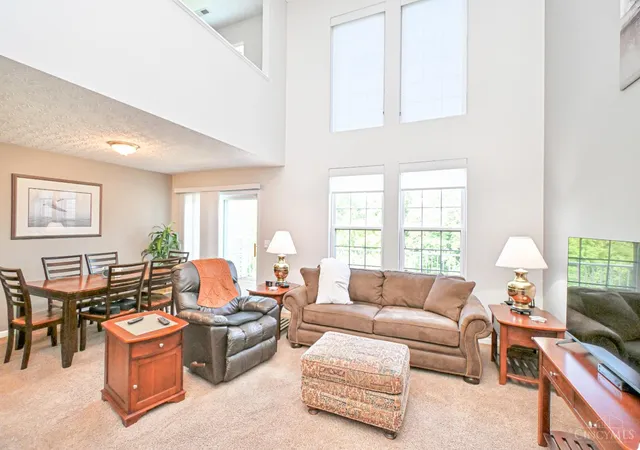4th image of 5795 Heights Ct, Cincinnati, OH 45247 | MLS# 1886538