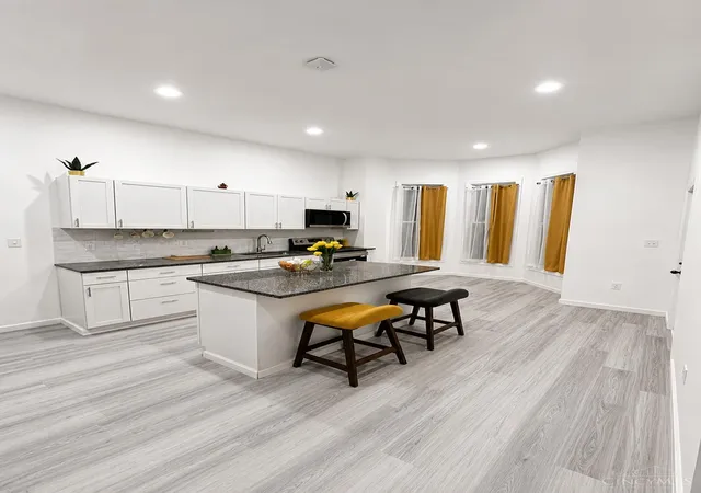 3rd image of 518 Forest Ave, Cincinnati, OH 45229
