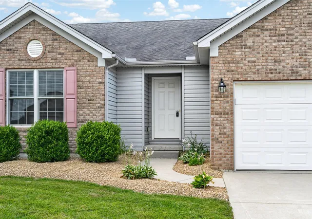 4th image of 25626 Hearthstone Dr, Kelso Twp, IN 47012 | MLS# 1883242