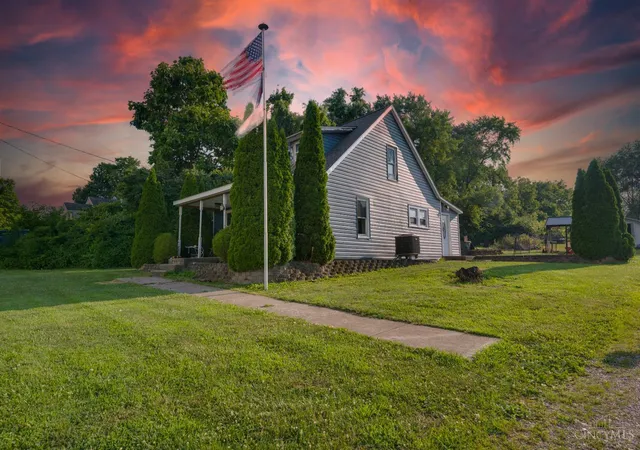 Photo 4 of Sale Pending at 1855 W Elkton Rd, St Clair Twp, OH 45013 | MLS# 1886564 | Listing updated on 2026-08-21