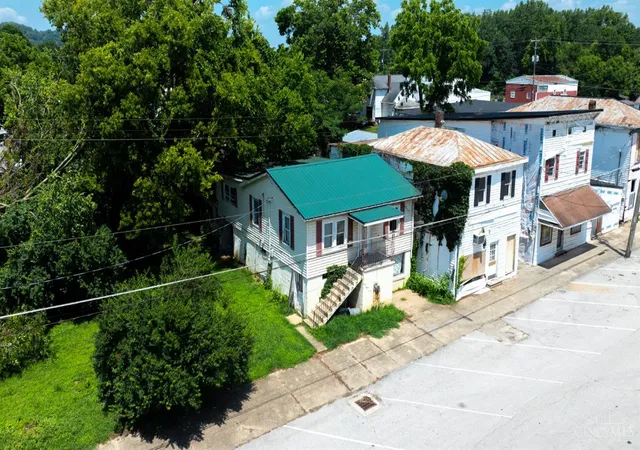 1st image of 71 Market Pl, Aberdeen, OH 45101 | MLS# 1886544