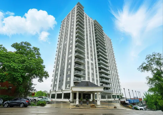 3rd image of 2200 Victory Pkwy #1601, Cincinnati, OH 45206 | MLS# 1886660