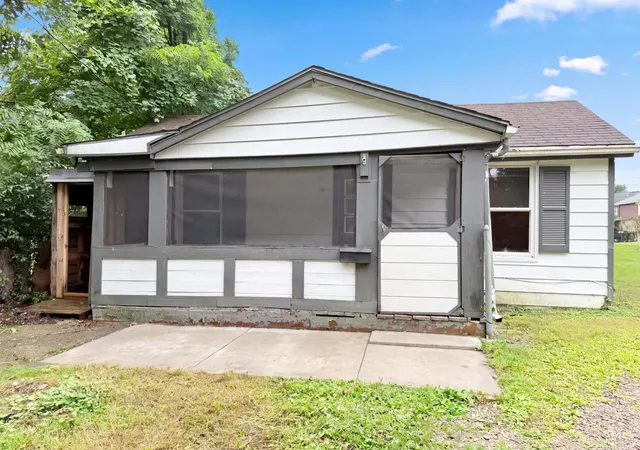 Homes for sale in Batavia, OH | 219 W Glen Ave, Batavia, OH 45103 | MLS# 1885650