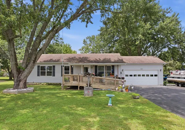 1st image of 502 Waynoka Dr, Lake Waynoka, OH 45171 | MLS# 1886493