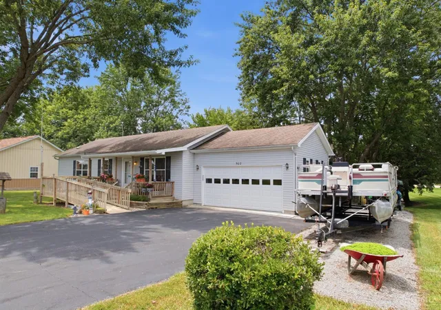 2nd image of 502 Waynoka Dr, Lake Waynoka, OH 45171 | MLS# 1886493