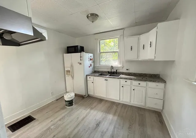4th image of 3719 Laclede Ave, Cincinnati, OH 45205 | MLS# 1885494