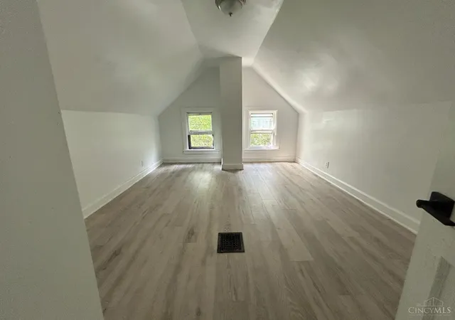 5th image of 3719 Laclede Ave, Cincinnati, OH 45205 | MLS# 1885494