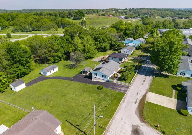 3rd image of 20 Highland Dr, Hillsboro, OH 45133 | MLS# 1886692
