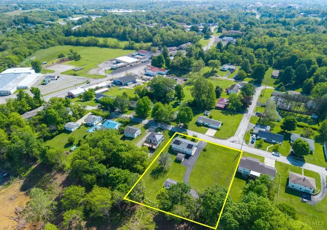 2nd image of 20 Highland Dr, Hillsboro, OH 45133 | MLS# 1886692