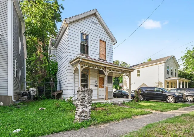 Homes for sale in Lockland, OH | 618 Mulberry St, Lockland, OH 45215 | MLS# 1886703