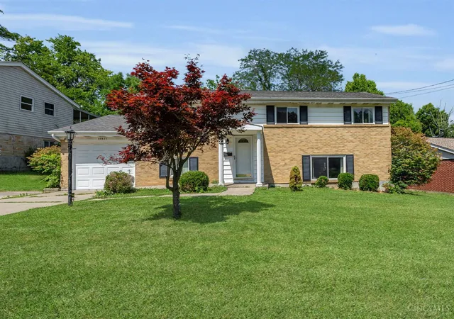 Photo 2 of Sale Pending at 10611 Morning Glory Ln, Cincinnati, OH 45240 | MLS# 1886460 | Listing updated on 2026-07-17