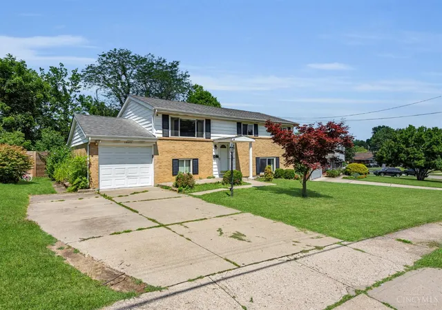 Photo 3 of Sale Pending at 10611 Morning Glory Ln, Cincinnati, OH 45240 | MLS# 1886460 | Listing updated on 2026-07-17