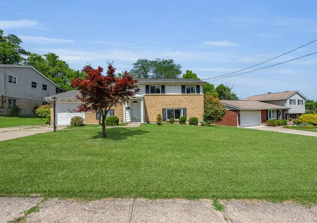 Photo 4 of Sale Pending at 10611 Morning Glory Ln, Cincinnati, OH 45240 | MLS# 1886460 | Listing updated on 2026-07-17