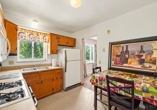 Photo 3 of Sale Pending at 5626 N Glen Rd, Green Twp, OH 45248 | MLS# 1886771 | Listing updated on 2026-09-03
