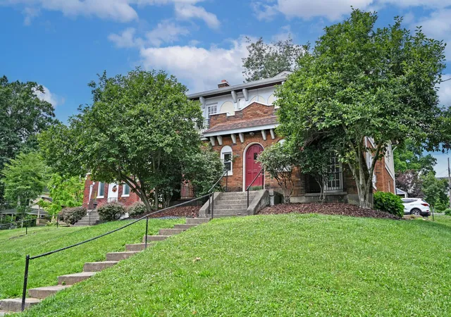 3rd image of 4423 Erie Ave, Cincinnati, OH 45227