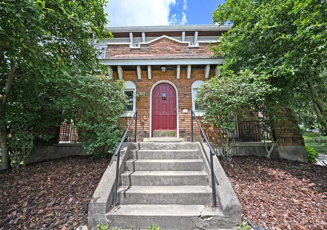4th image of 4423 Erie Ave, Cincinnati, OH 45227