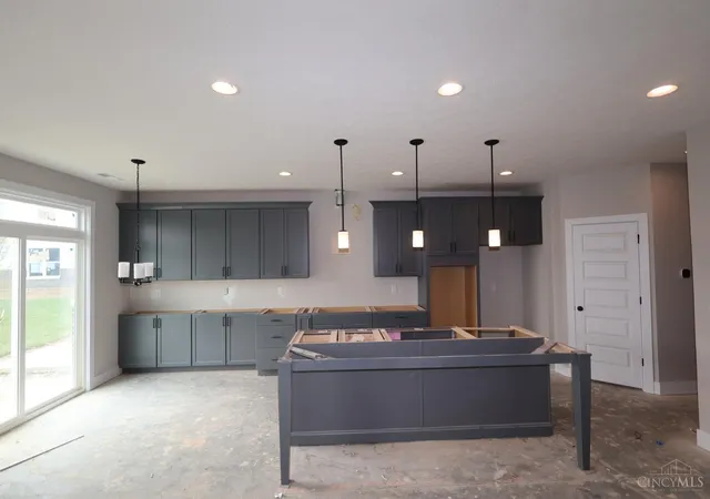 Photo 3 of Sale Pending at 7952 Monet Dr #016, Mason, OH 45040 | MLS# 1886792 | Listing updated on 2026-09-24