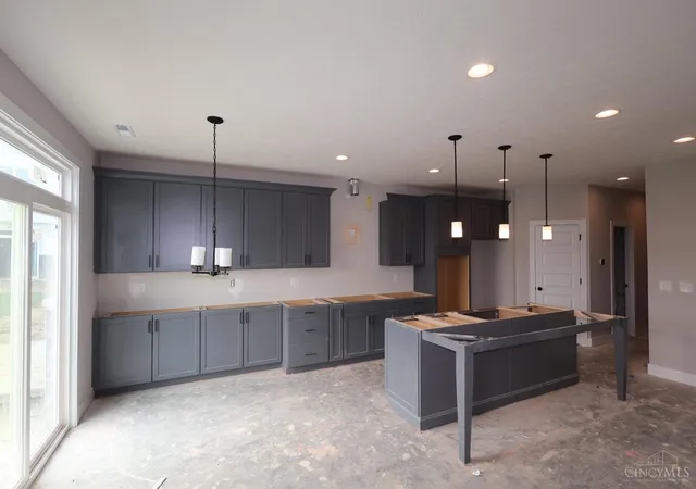 Photo 4 of Sale Pending at 7952 Monet Dr #016, Mason, OH 45040 | MLS# 1886792 | Listing updated on 2026-09-24