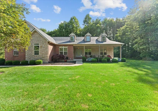 Photo 2 of Single family home for sale at 820 Indian Lakes Blvd, Washington Twp, OH 45113 | MLS# 1886801 | Listing updated on 2026-08-11