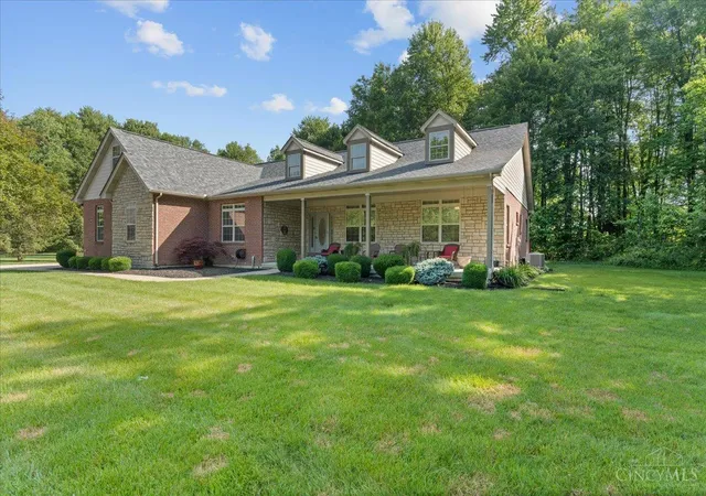 Photo 3 of Single family home for sale at 820 Indian Lakes Blvd, Washington Twp, OH 45113 | MLS# 1886801 | Listing updated on 2026-08-11