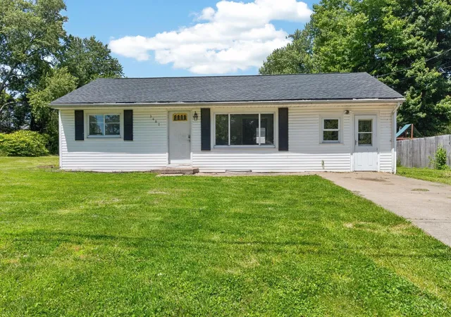 Homes for sale in Batavia Twp, OH | 3487 Virginia Dr, Batavia Twp, OH 45102 | MLS# 1874053