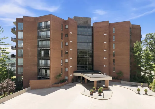 Homes for sale in Cincinnati, OH | 2412 Ingelside Ave #5C, Cincinnati, OH 45202 | MLS# 1886789