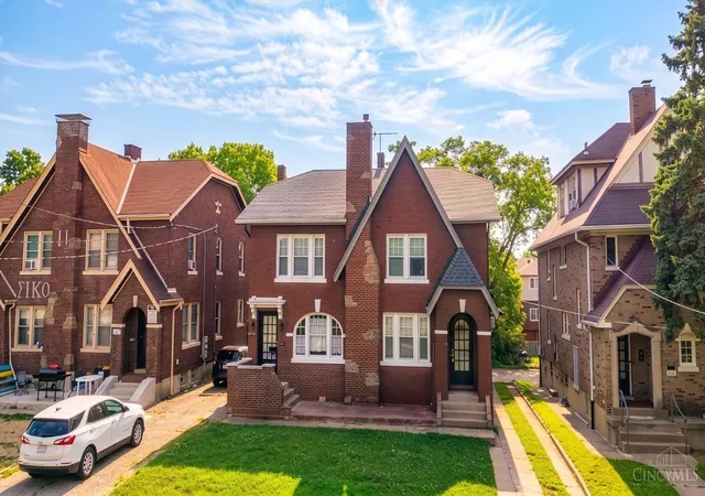 1st image of 2727 Stratford Ave, Cincinnati, OH 45220 | MLS# 1886841