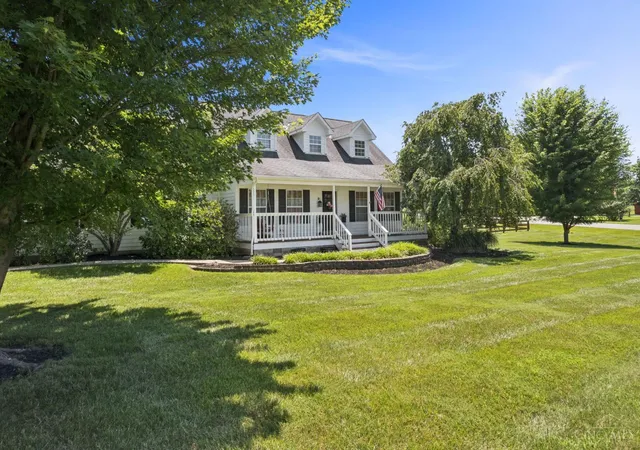 3rd image of 28 Waynoka Dr, Lake Waynoka, OH 45171 | MLS# 1886861