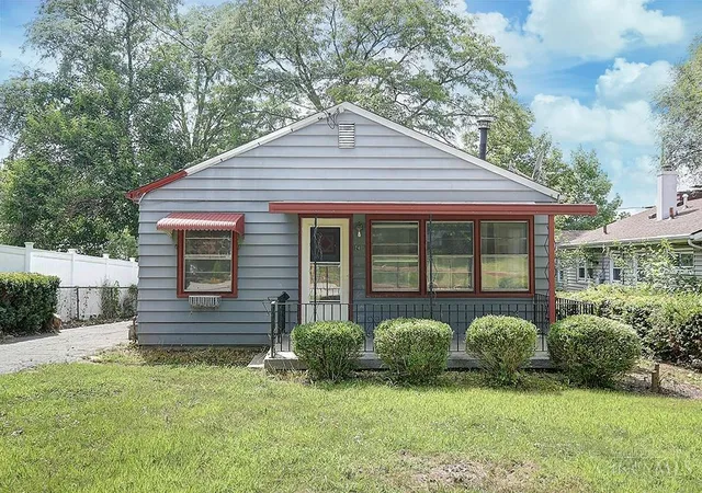 1st image of 24 Forest Glen Dr, Middletown, OH 45042 | MLS# 1886868
