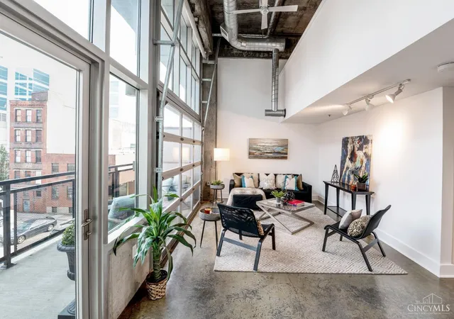 2nd image of 353 W Fourth St #310, Cincinnati, OH 45202 | MLS# 1886662