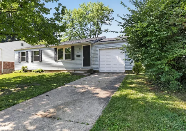Photo 3 of Single family home for sale at 9845 Loralinda Dr, Cincinnati, OH 45251 | MLS# 1883777 | Listing updated on 2026-09-17