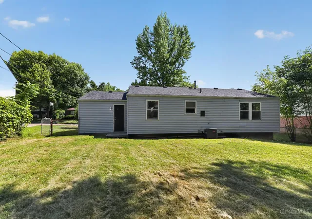 Photo 4 of Sale Pending at 9845 Loralinda Dr, Cincinnati, OH 45251 | MLS# 1883777 | Listing updated on 2026-10-26