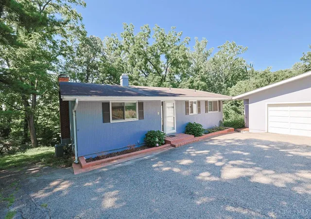 Photo 2 of Sale Pending at 7280 Georgetown Ct, Cincinnati, OH 45224 | MLS# 1886936 | Listing updated on 2026-08-21