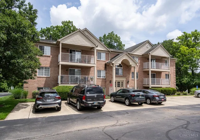 2nd image of 3131 Preserve Ln #2D, Cincinnati, OH 45239 | MLS# 1886232