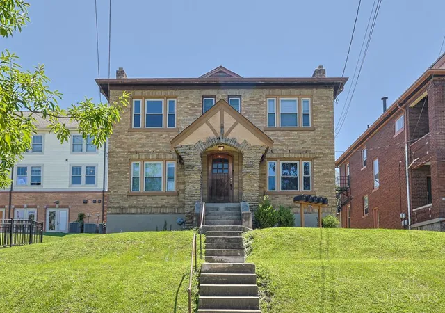 2nd image of 2724 Stratford Ave, Cincinnati, OH 45220 | MLS# 1886960