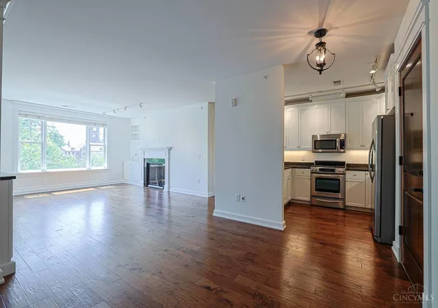 4th image of 3901 West St #208, Mariemont, OH 45227 | MLS# 1886966