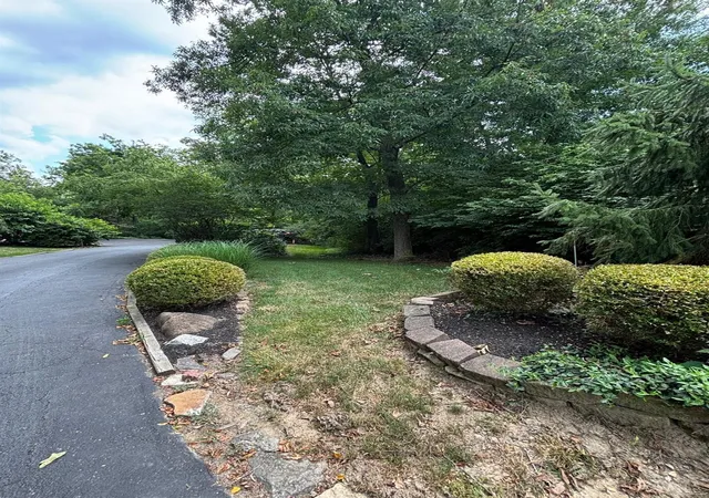 3rd image of 12101 Paulmeadows Dr, Symmes Twp, OH 45249 | MLS# 1887073